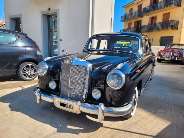 Mercedes-Benz MERCEDES BENZ 220 PONTON