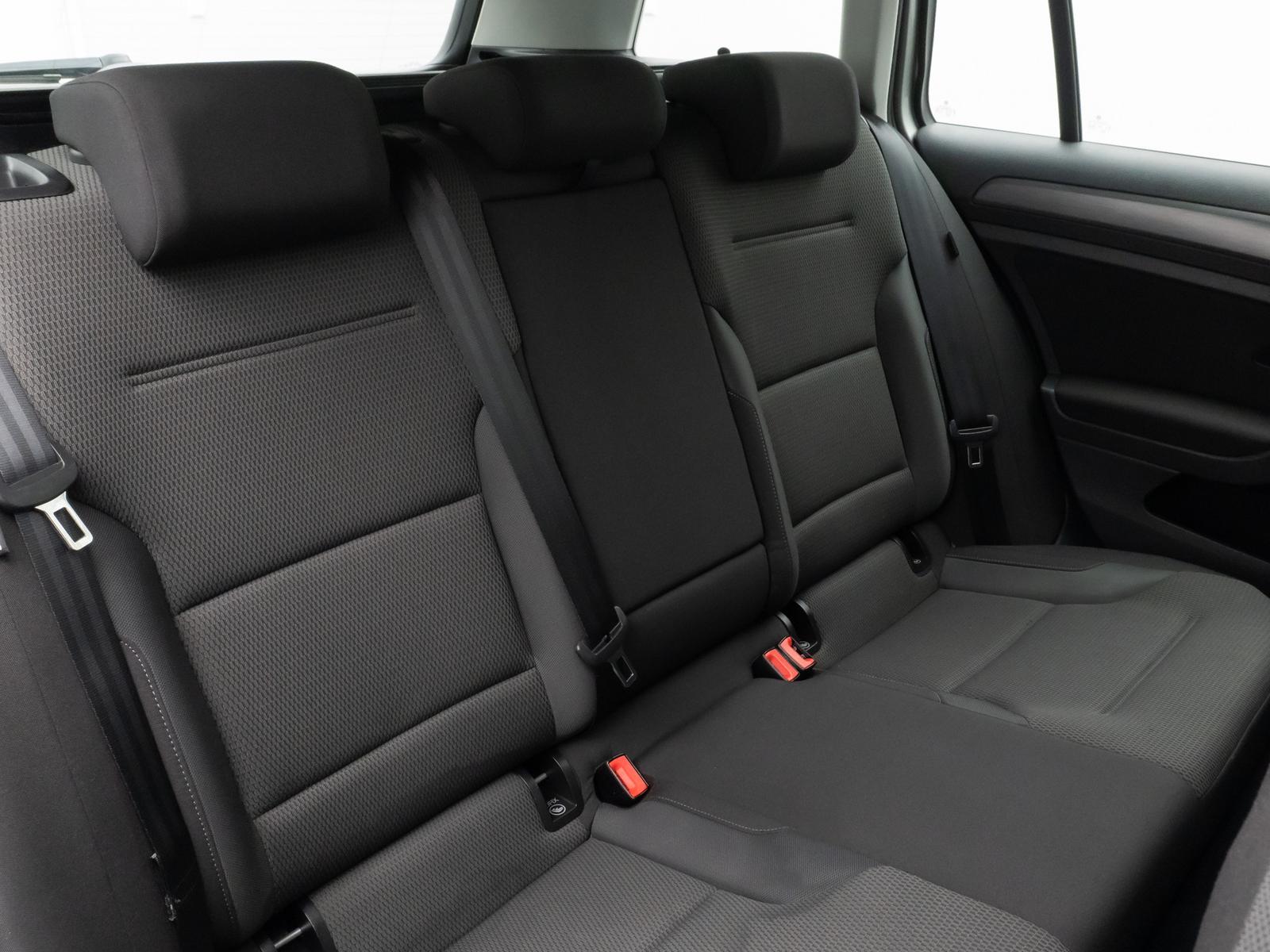 Volkswagen Golf VII Variant Comfortline Navi PDC Standheiz