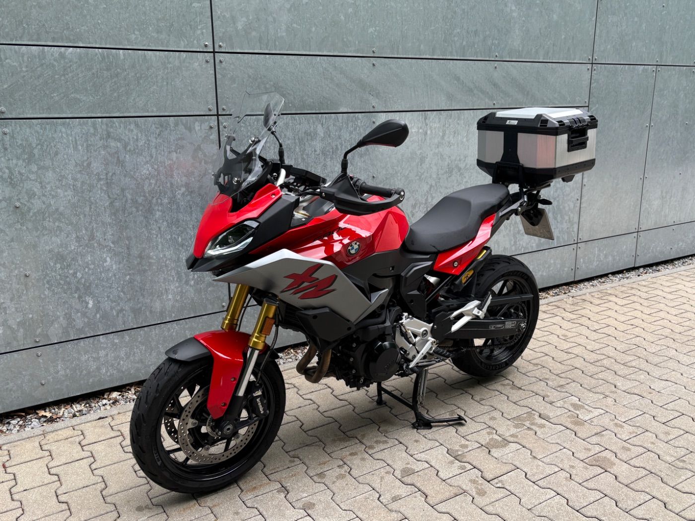 Fahrzeugabbildung BMW F 900 XR A2