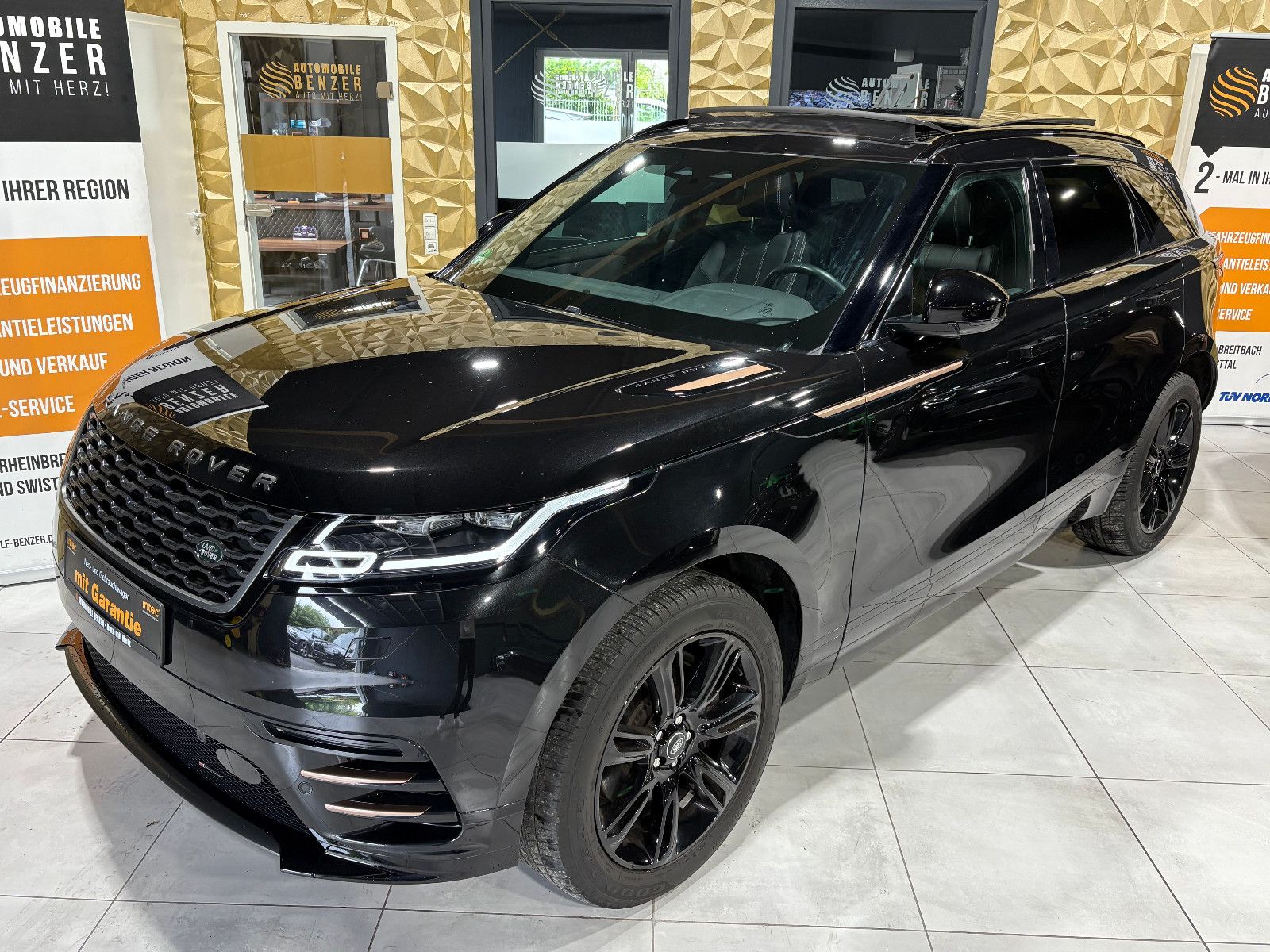 Fahrzeugabbildung Land Rover Range Rover Velar R-Dynamic SE/PANO/MEMORY/APPLE