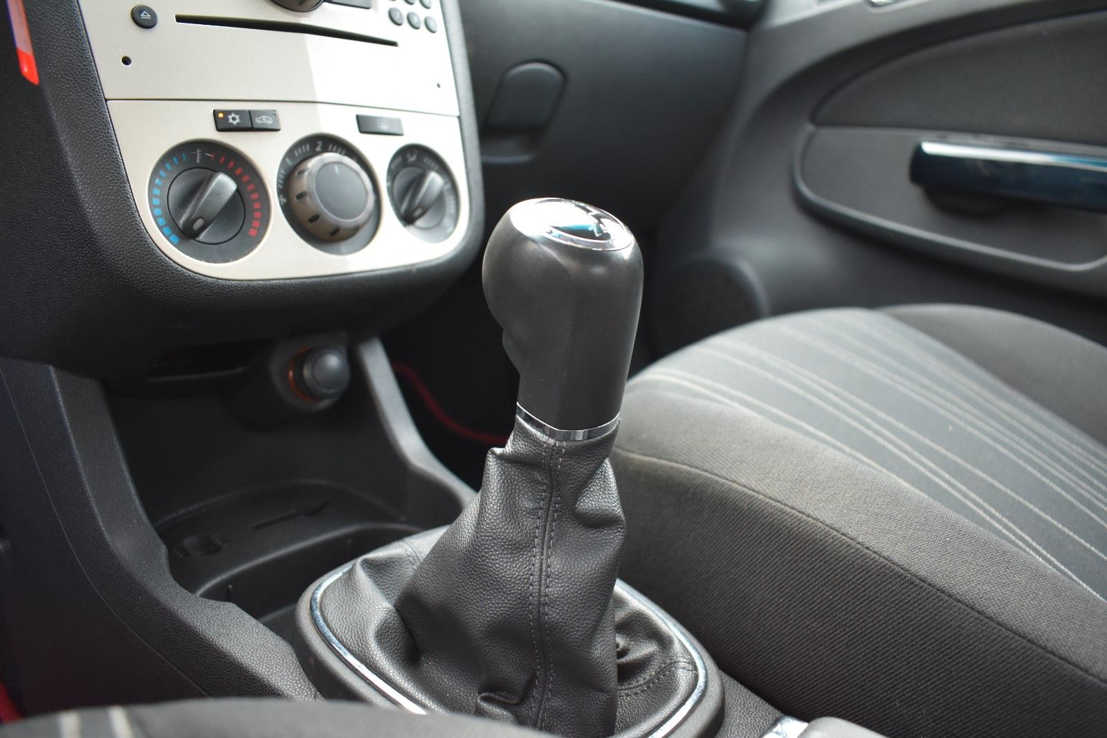 Fahrzeugabbildung Opel Corsa D Edition KLIMA