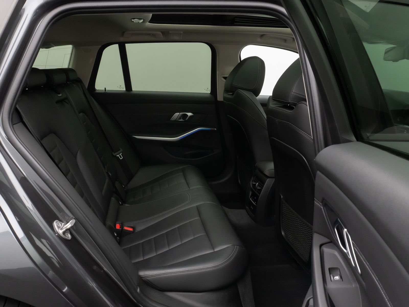 Fahrzeugabbildung BMW 330i xD SportLine Panorama Kamera Laser DAB HiFi