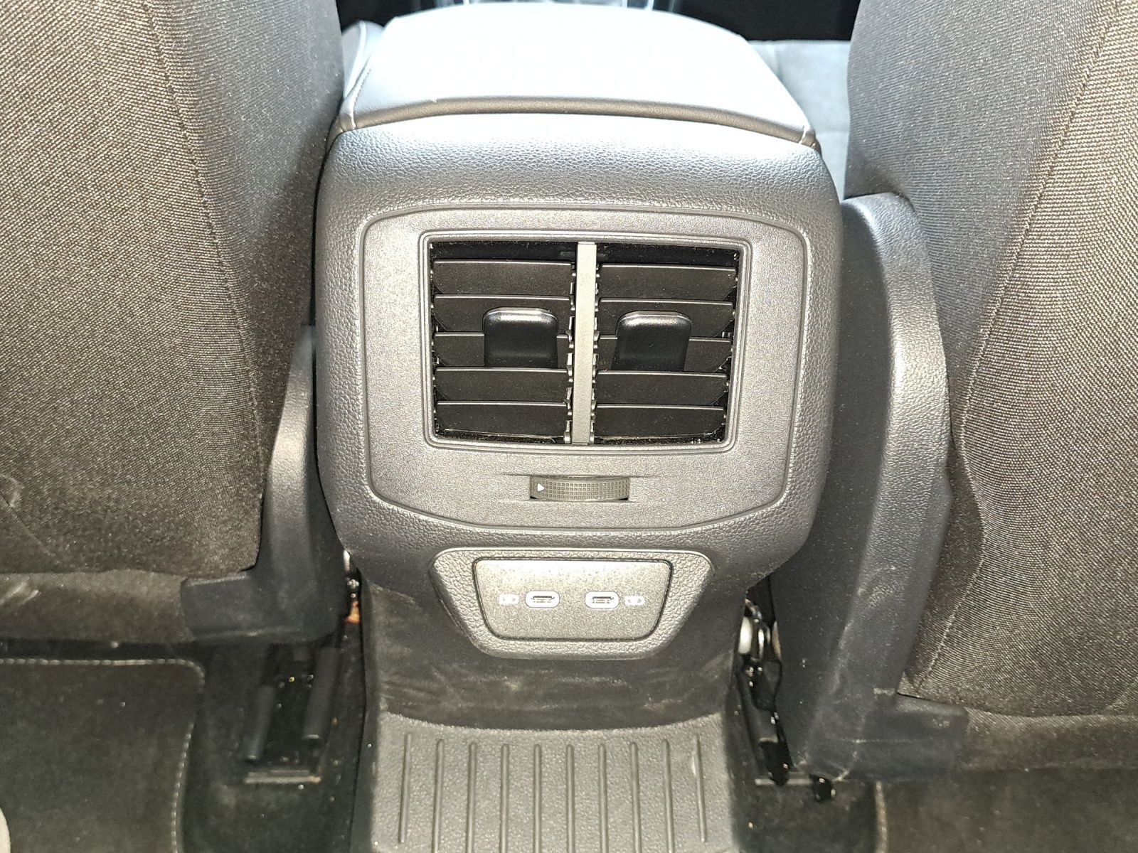 Volkswagen T-Roc - Bild 15