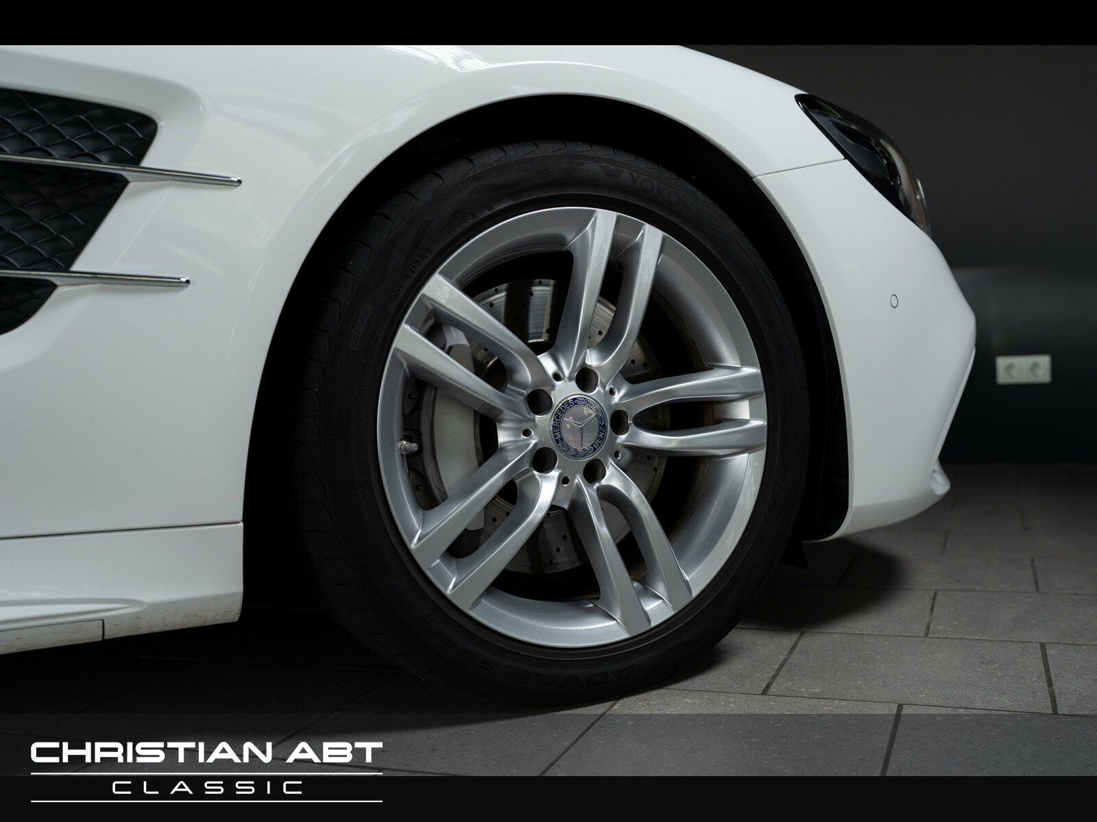 Fahrzeugabbildung Mercedes-Benz SL 500 COMAND/Pano.-Dach/Distronic/Autom./LED
