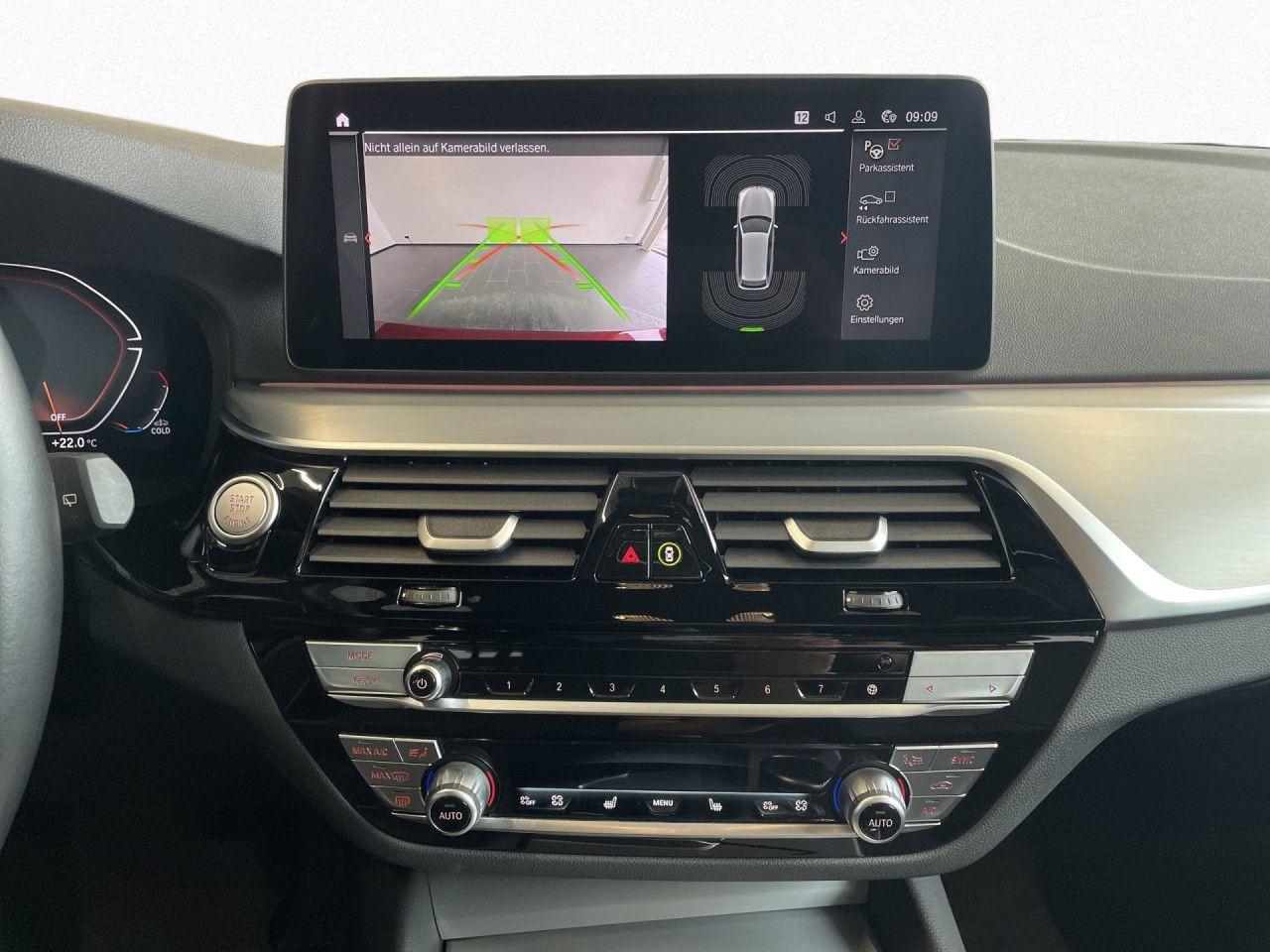 BMW 530d xDr Touring Pano AHK Laser StdHz St&Go HUD