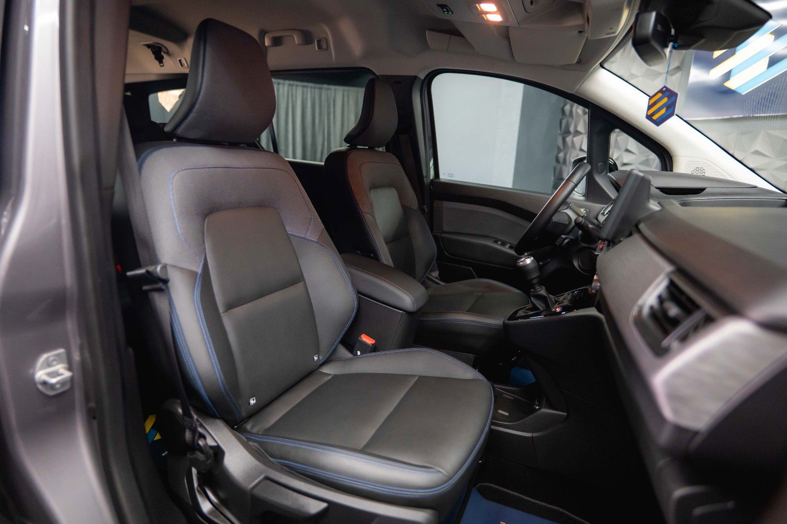 Fahrzeugabbildung Nissan Townstar Kombi L2 Tekna 7 Sitze *LED*Kamera*Navi