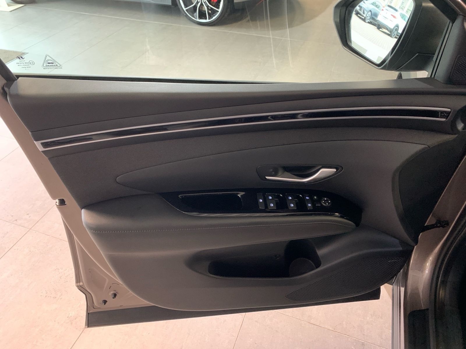 Fahrzeugabbildung Hyundai TUCSON 1.6 T-GDI Trend Plug-In Hybrid 4WD Panor.