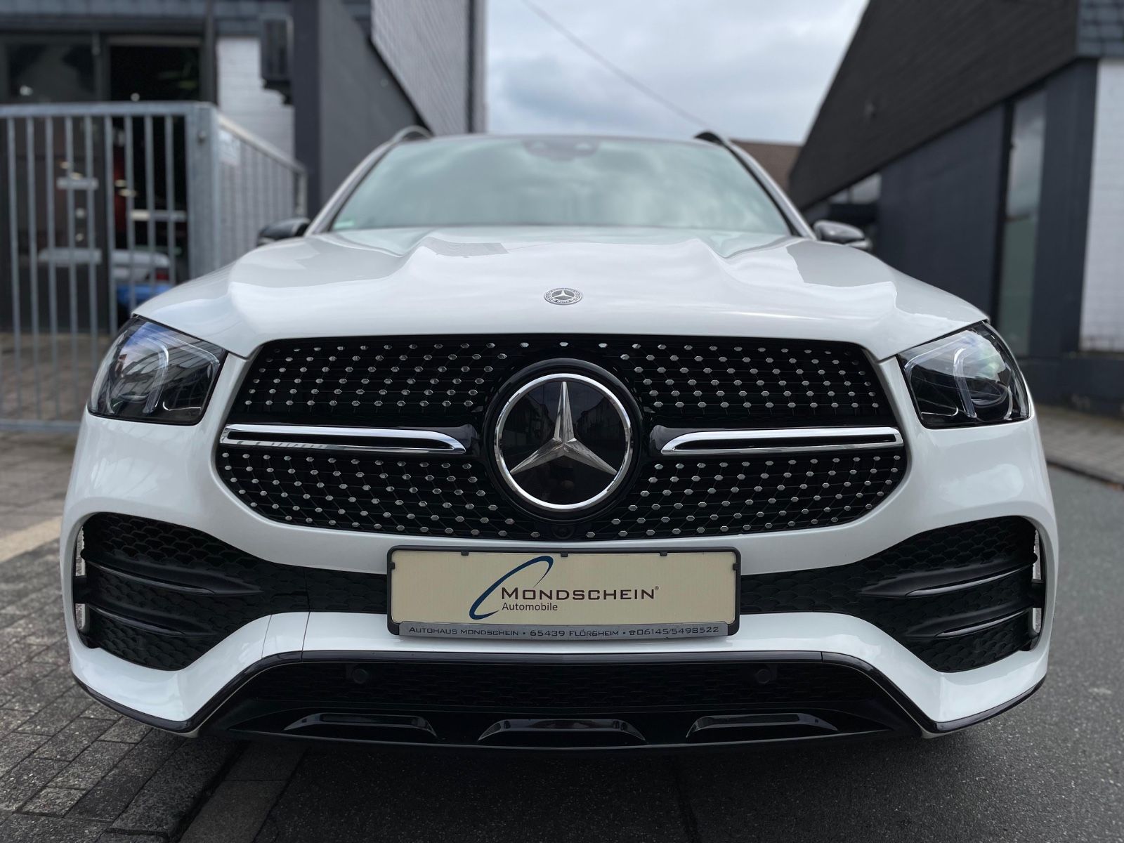 Fahrzeugabbildung Mercedes-Benz GLE 400d 4MATIC |AMG|HUD|Burmester|Pano|360°|AHK