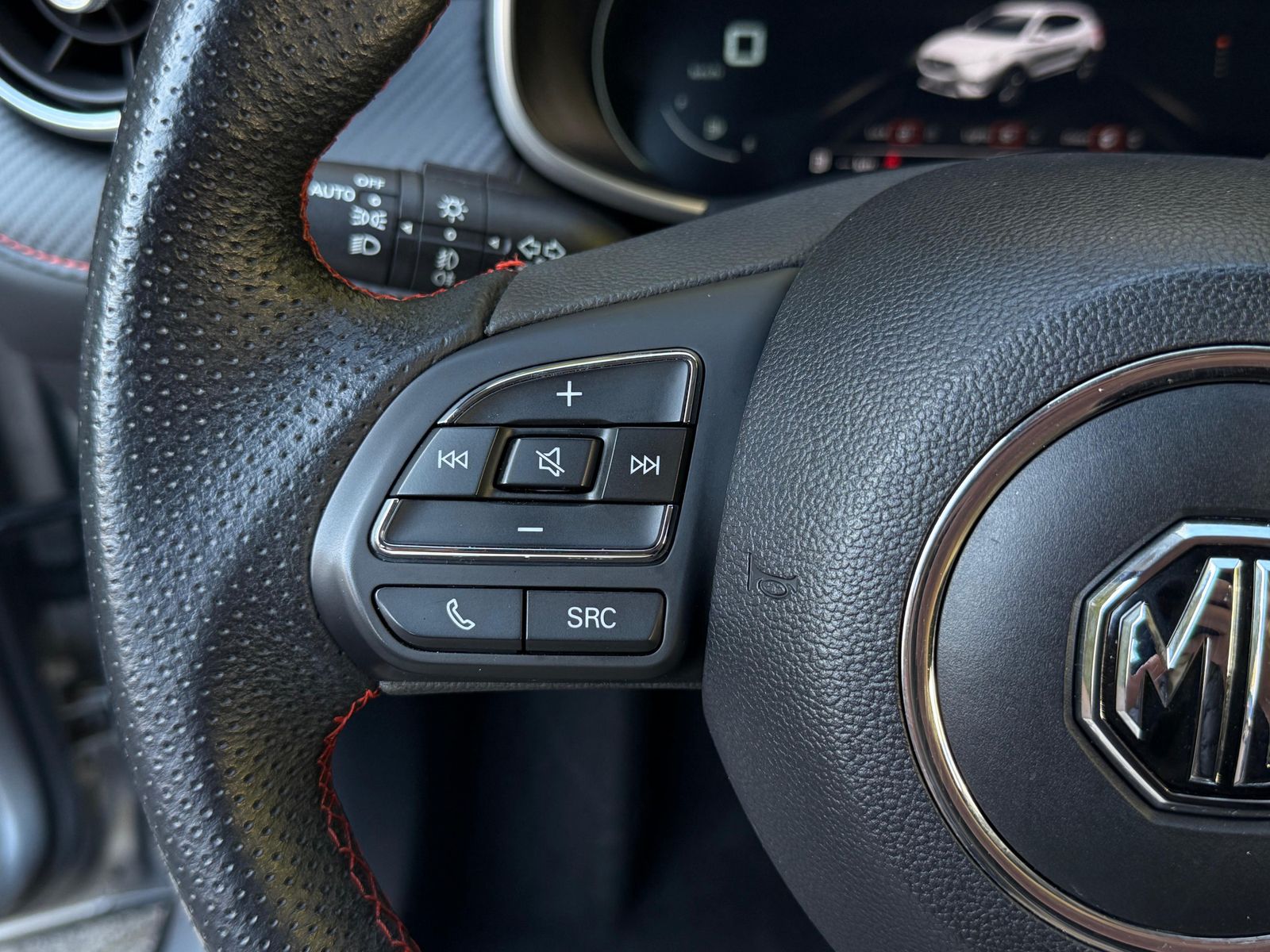 Fahrzeugabbildung MG ZS 1.5VTi Aut. Luxury LEDER+LED+NAV+SHZ+KAM+ACC+