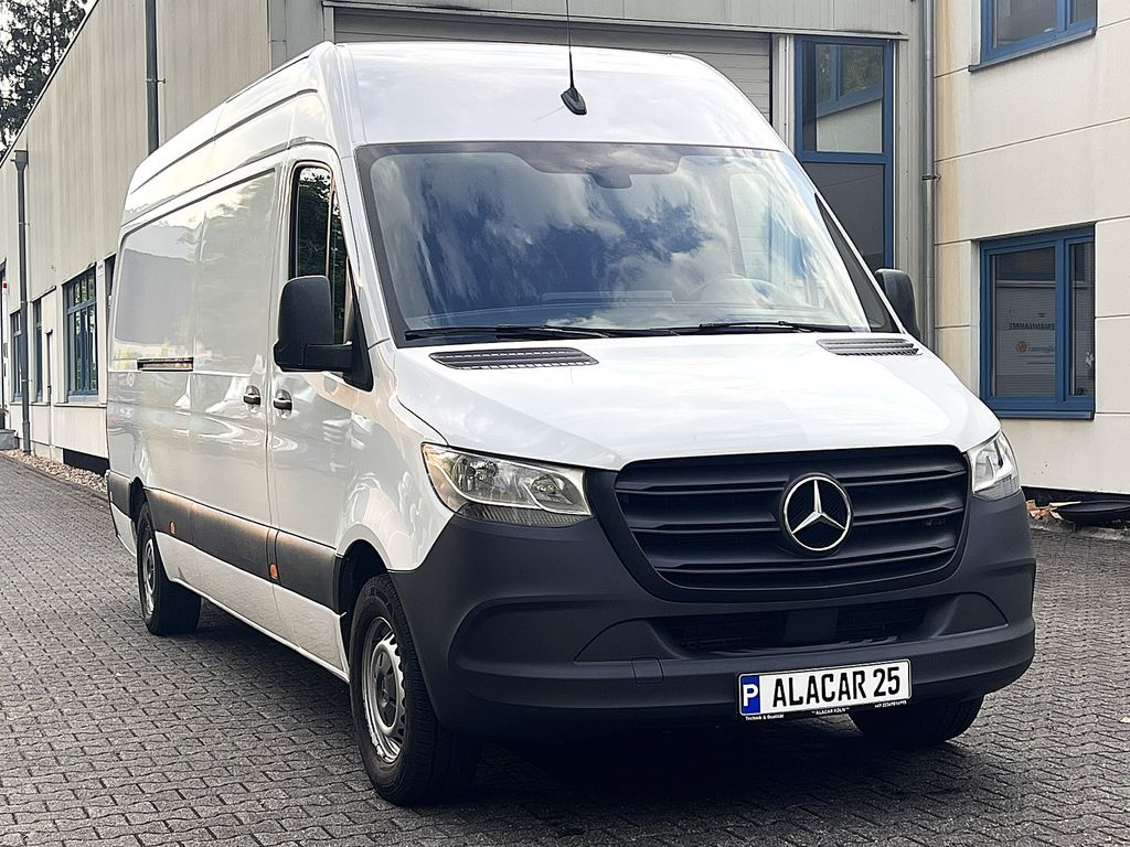 Image of Mercedes-Benz Sprinter