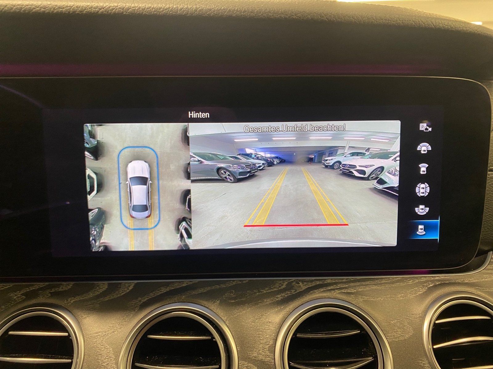 Fahrzeugabbildung Mercedes-Benz E 220 d AMG Distronic*360°*Standheizung*Memory*
