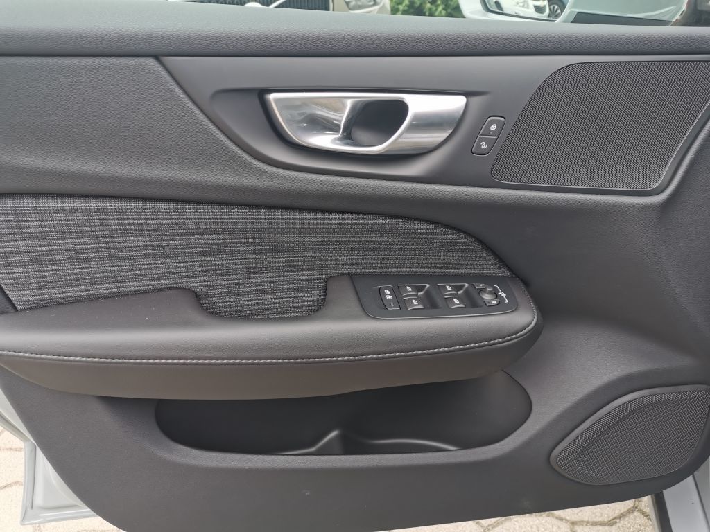 Fahrzeugabbildung Volvo V60 B3 B Core+LED+Kamera+BLIS+
