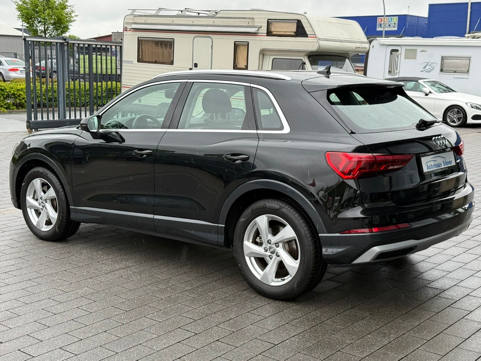 Fahrzeugabbildung Audi Q3 40 TFSI quattro advanced