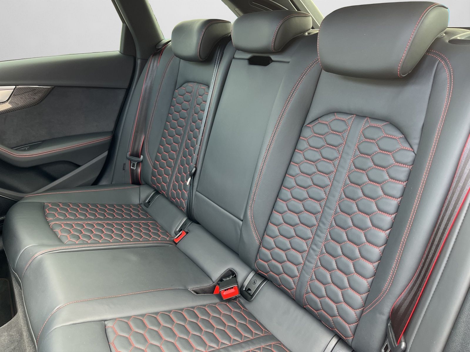 Audi RS4 - Bild 15