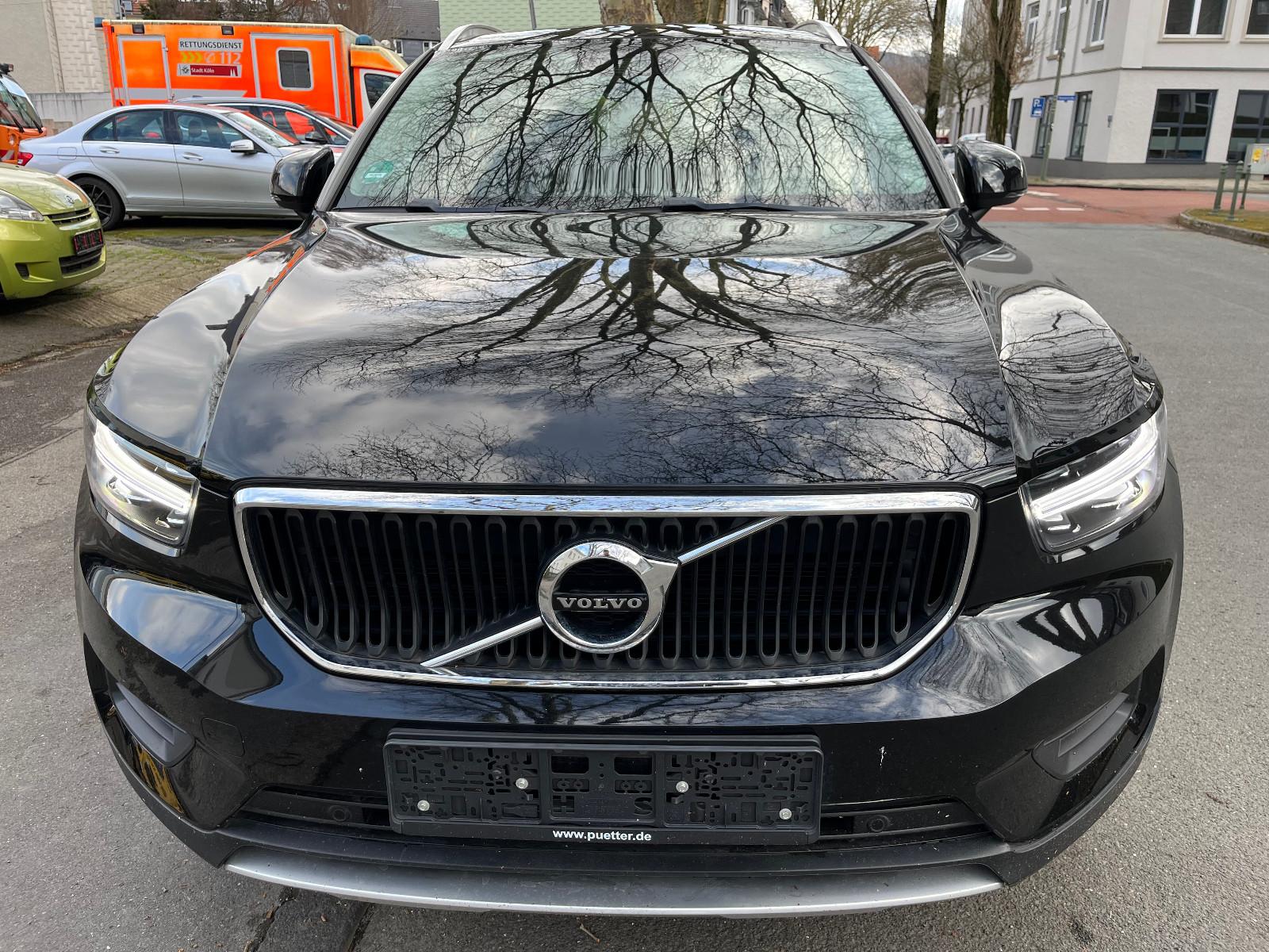 Volvo XC40 Momentum Pro 2WD