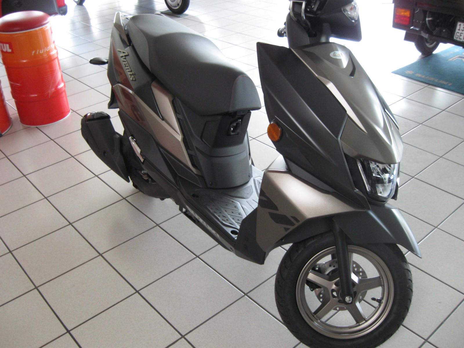 Suzuki Avenis 125  UN 125 NEZM6