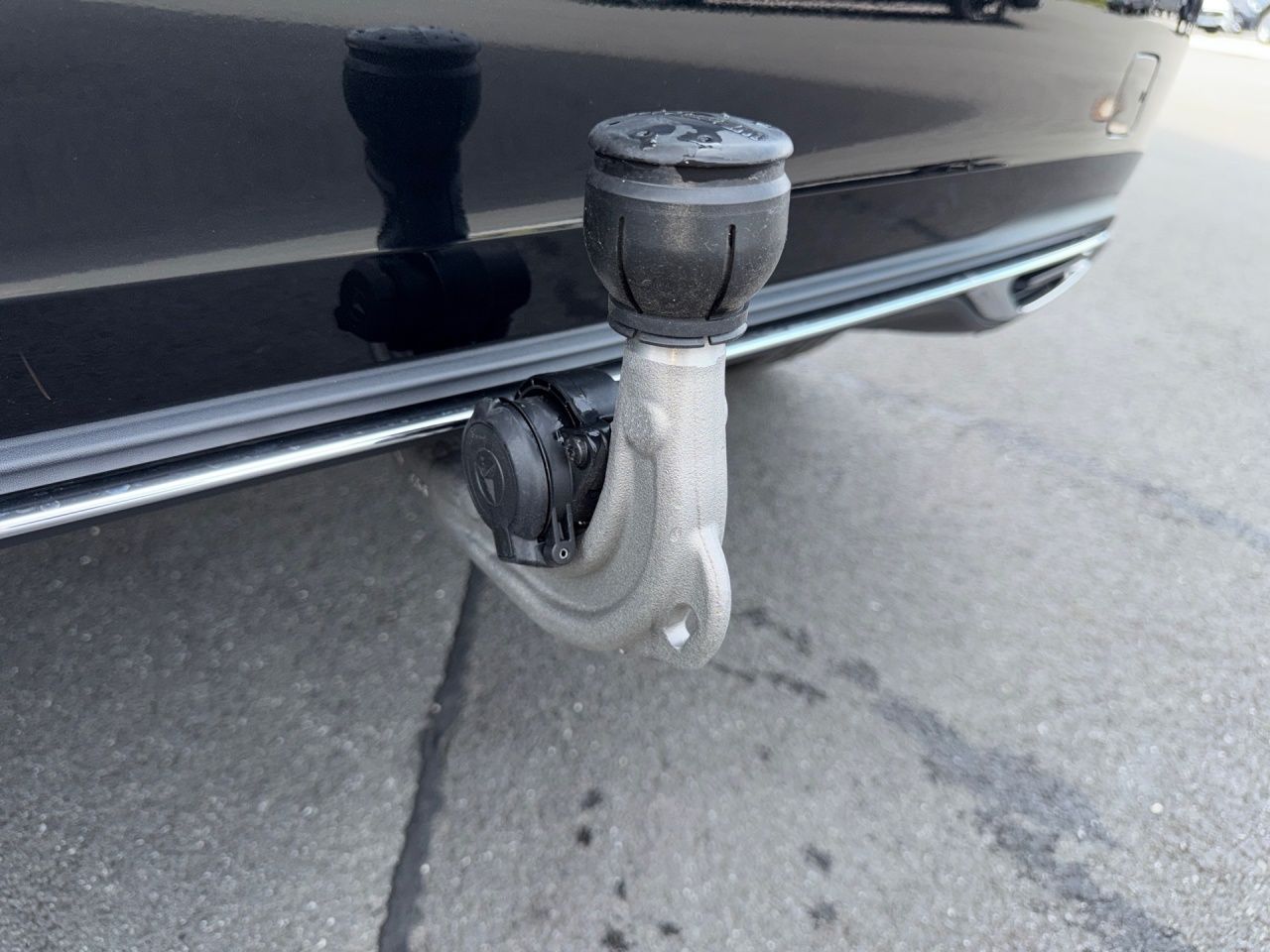 Fahrzeugabbildung Mercedes-Benz A 250 e PROGR.+AHK+PANO+STNDHZ+LHZG+LED+KAM+11KW