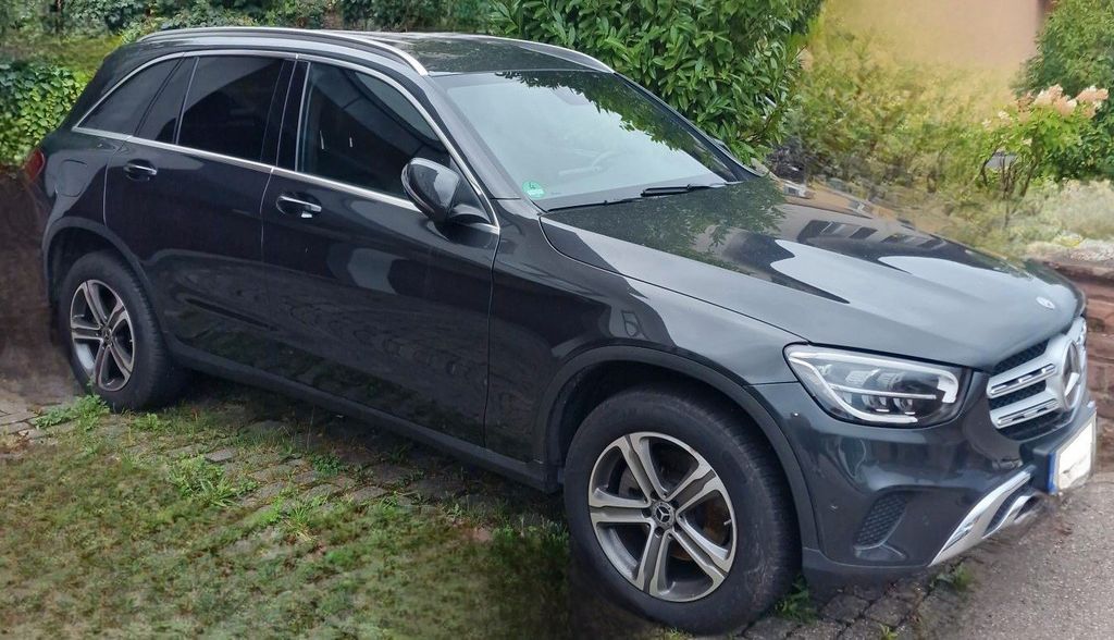 Image of Mercedes-Benz GLC 220