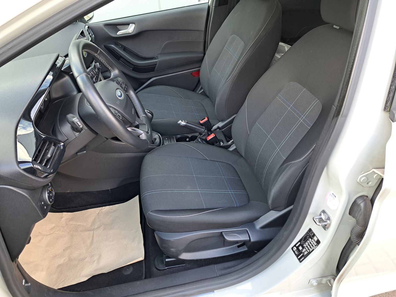 Fahrzeugabbildung Ford Fiesta Trend 86PS NAVI WINTERPAKET ALU PDC KLIMA