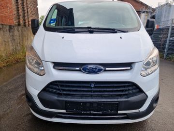 Ford Tourneo Custom - 1