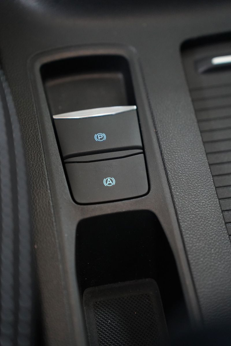 Fahrzeugabbildung Ford Focus Titanium Hybrid*Winter P.*AHK *SYNC4