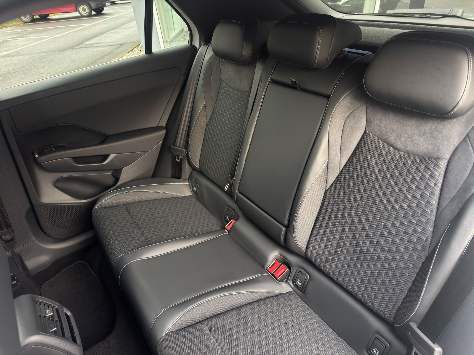 Volkswagen T-Roc - Bild 7