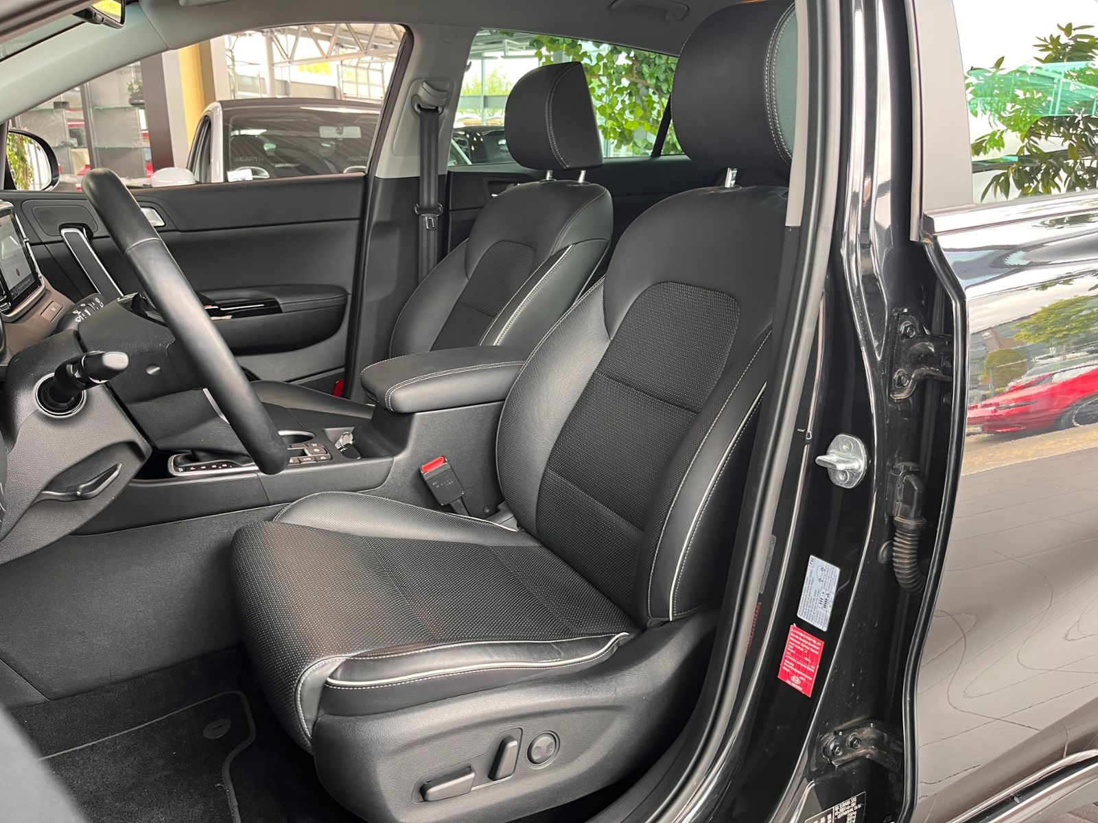 Fahrzeugabbildung Kia Sportage Black Edition 4WD JBL LED NAVI