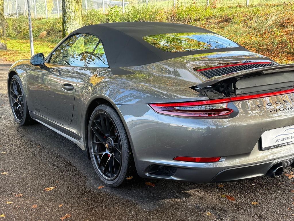 PORSCHE 911 2018