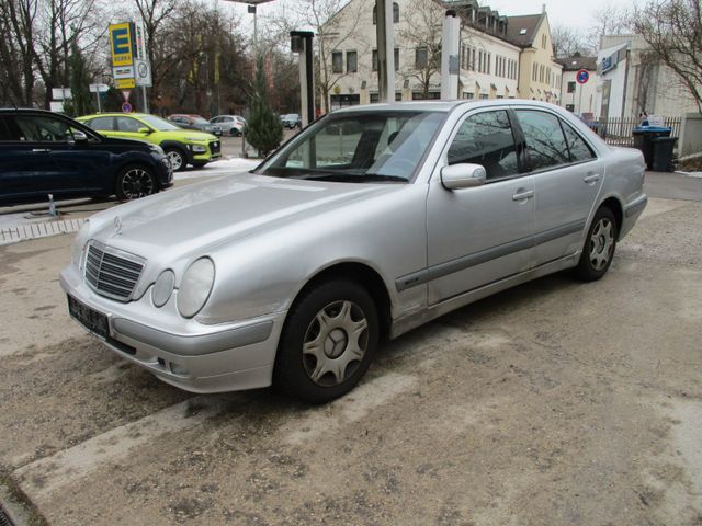 Mercedes-Benz E 220 CDI CLASSIC  AUTOMATIK/SD