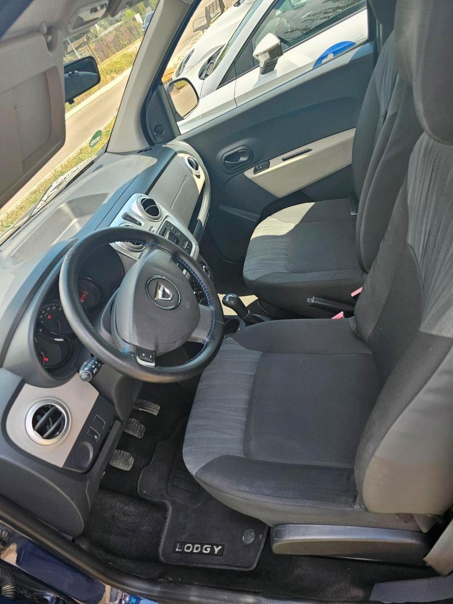 Dacia Lodgy 2012 — engine 83 HP (61kW)