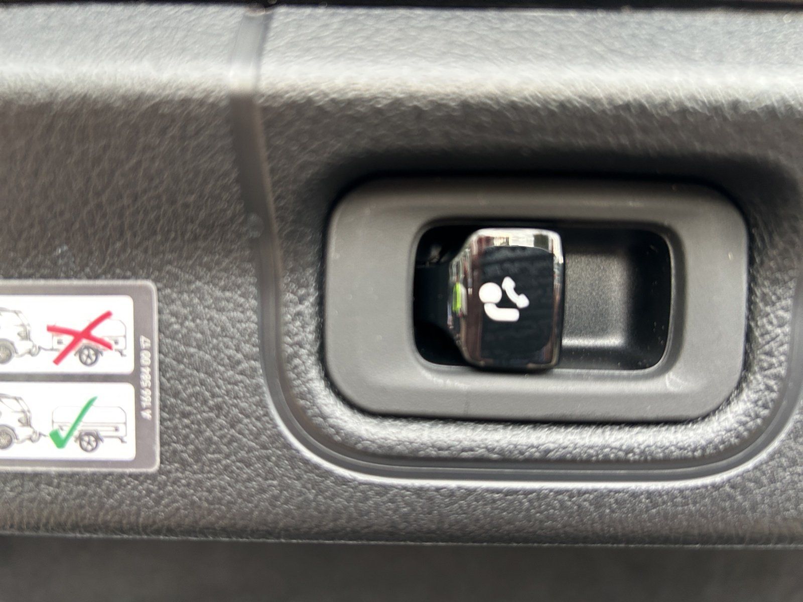 Fahrzeugabbildung Mercedes-Benz EQE500 AMG Prem DISTRO 22kw AIRMATIC 4,5°HAL AHK