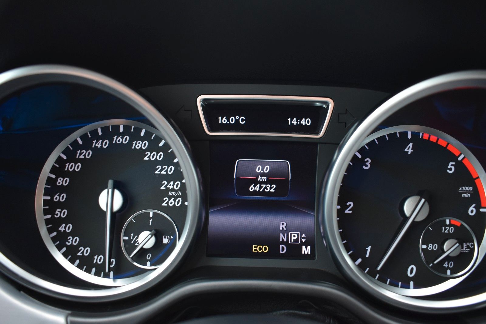 Fahrzeugabbildung Mercedes-Benz ML 350 CDI BlueTec 4Matic AHK/PANO/DISTRONIC