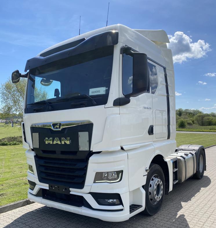 MAN Vehicle Tractor 4x2 Standard