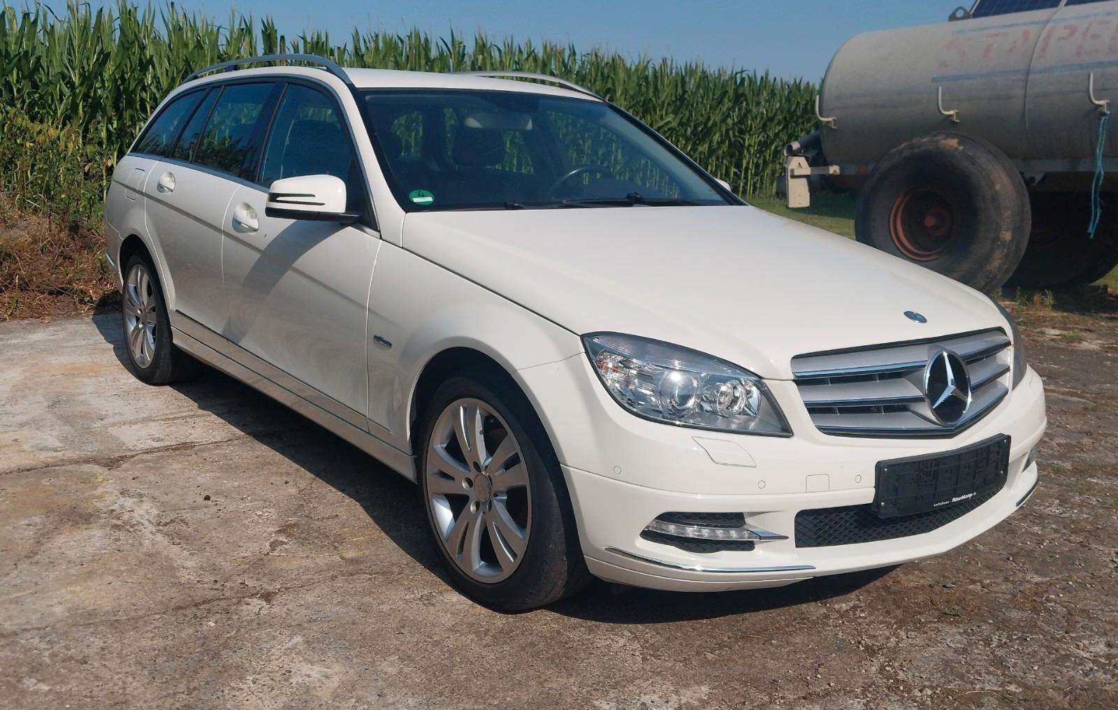 Mercedes-Benz 220 2011 — photo 15