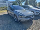 Volkswagen Passat Variant R line 4Motion Matrix/AHK/ACC/360 - Volkswagen Passat Variant: 4motion