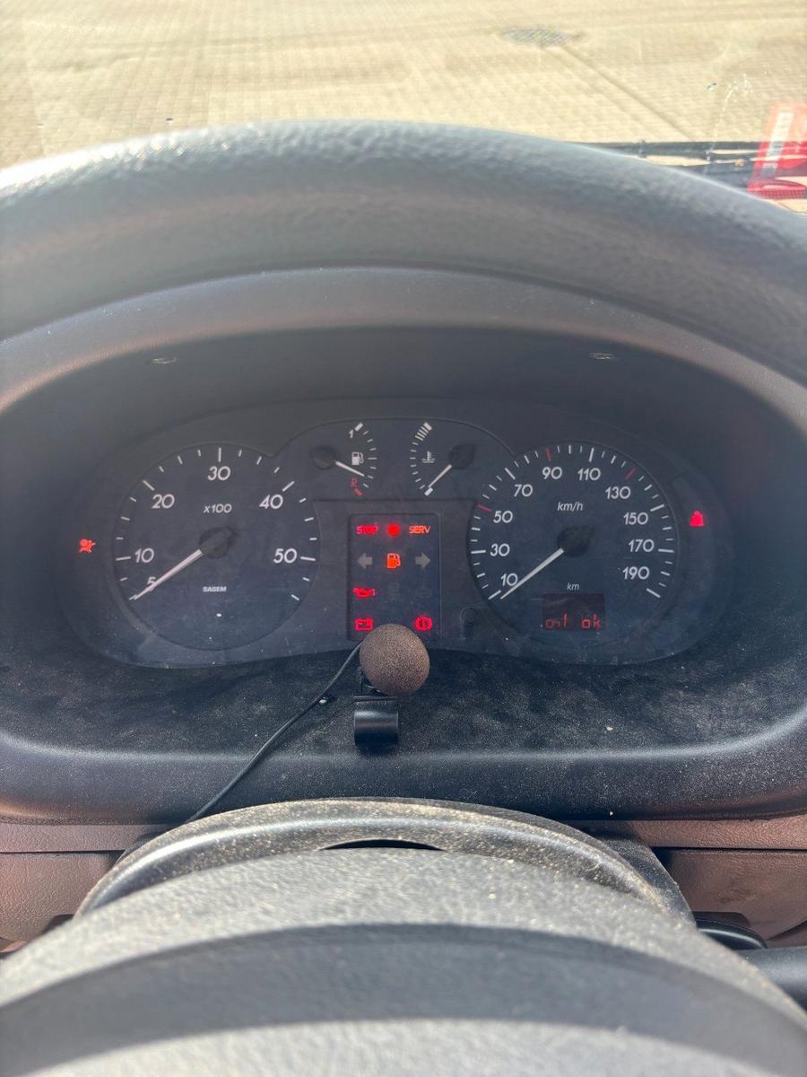 Nissan Interstar 2004 — photo 12