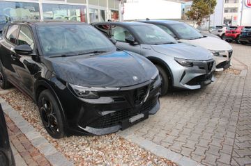 Alfa Romeo Leasing Angebot: Alfa Romeo Junior 1.2 MHEV VGT 100kW Speciale e-DCT6 Ibrid