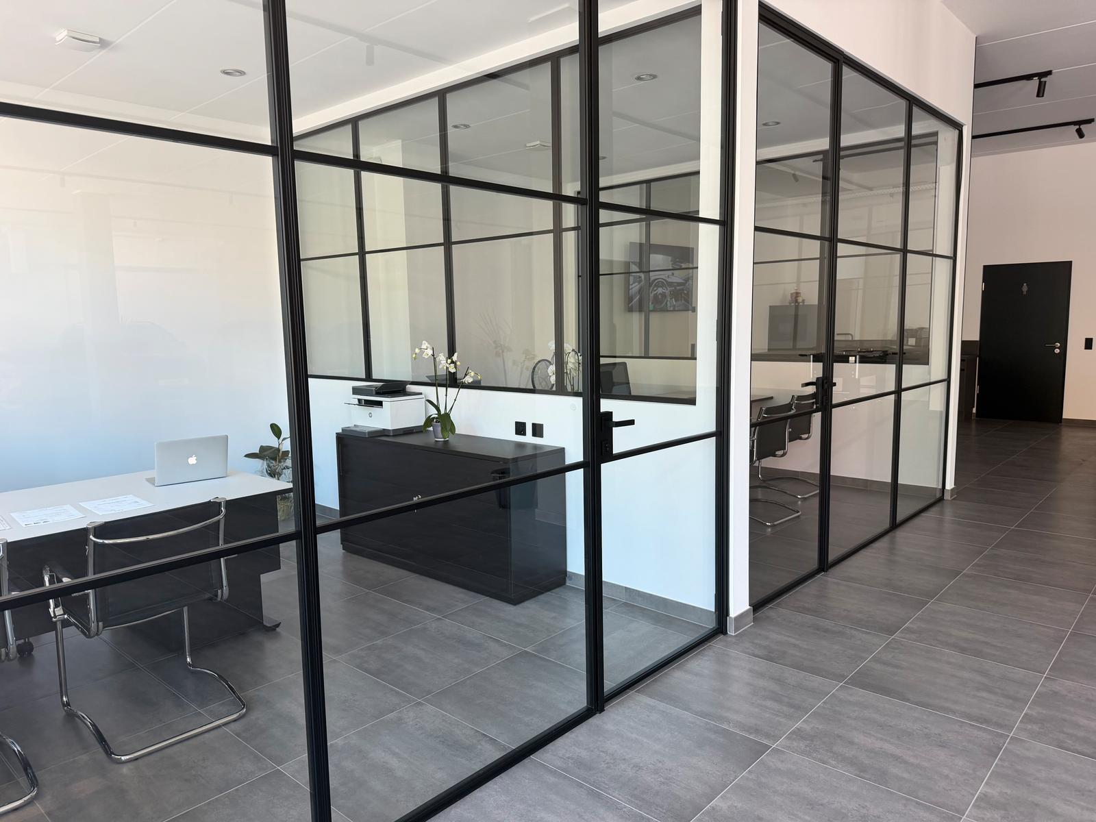 showroom-image-top