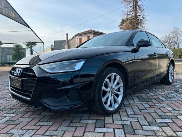 Audi A4 40 TDI S tronic Business Sport TUA A RAT