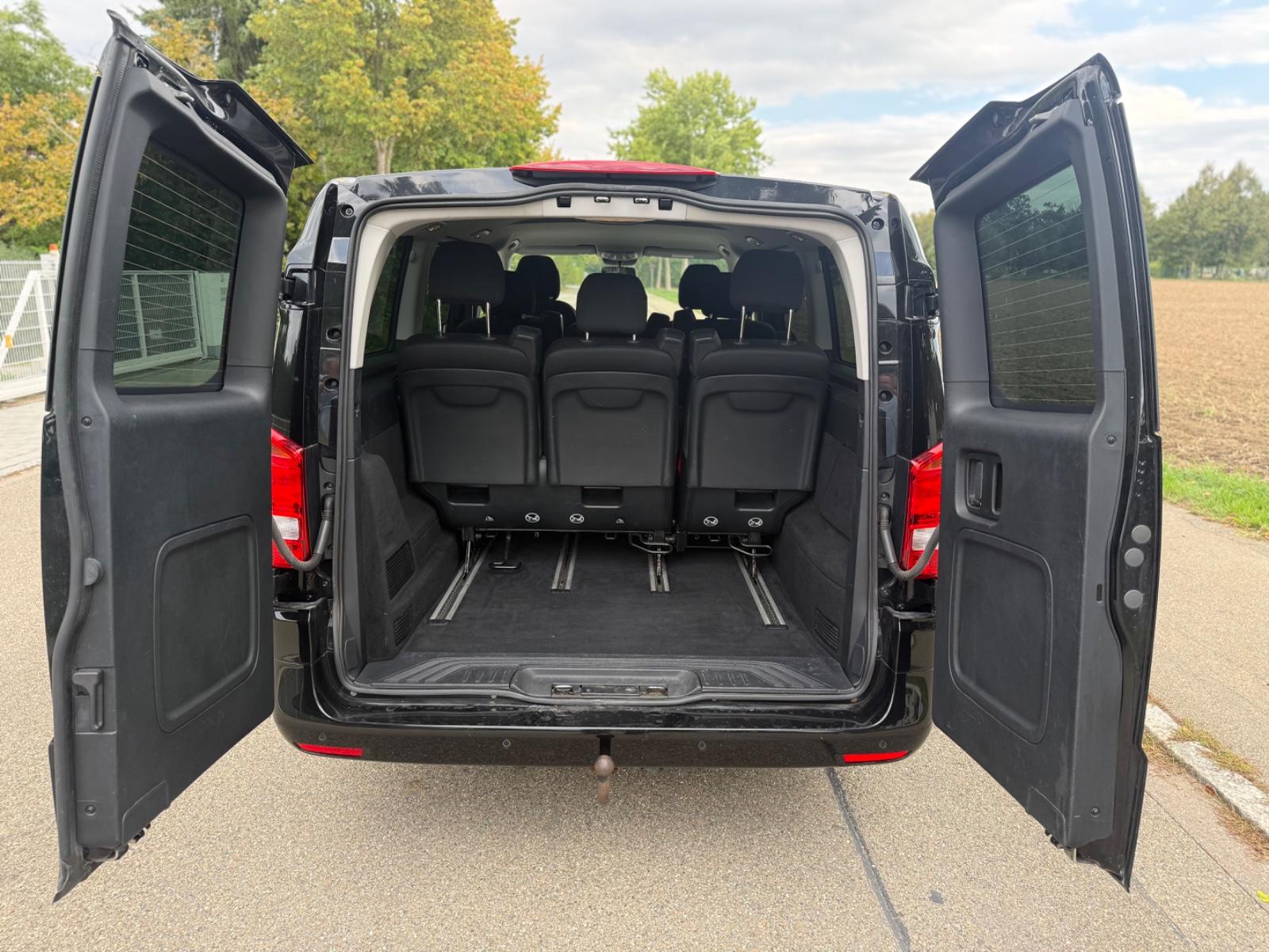 Mercedes-Benz Vito Tourer 4MATIC Lang,8-Sitze,Navi,Aut.,SHZ,AH
