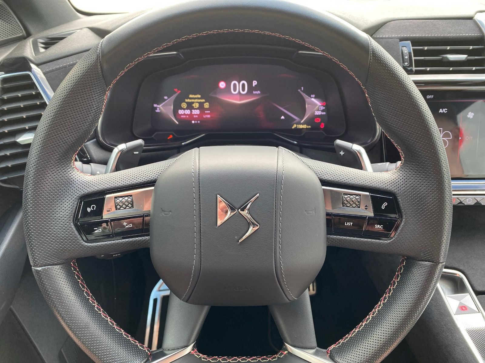 Fahrzeugabbildung DS Automobiles DS7 BlueHDI 130 EAT8 Performance Line + *LED*19*