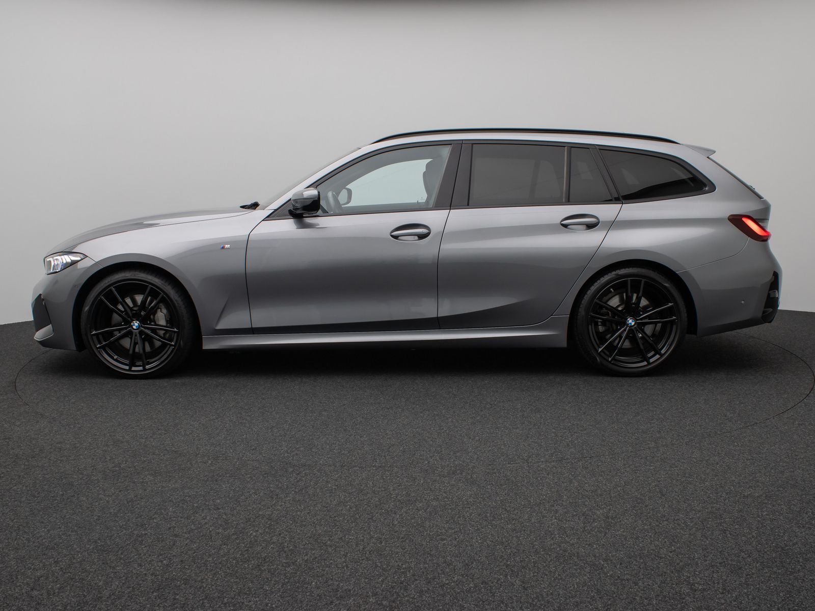 Fahrzeugabbildung BMW 330i xD M Sport Kamera HUD DAB HiFi Parks 19Zoll