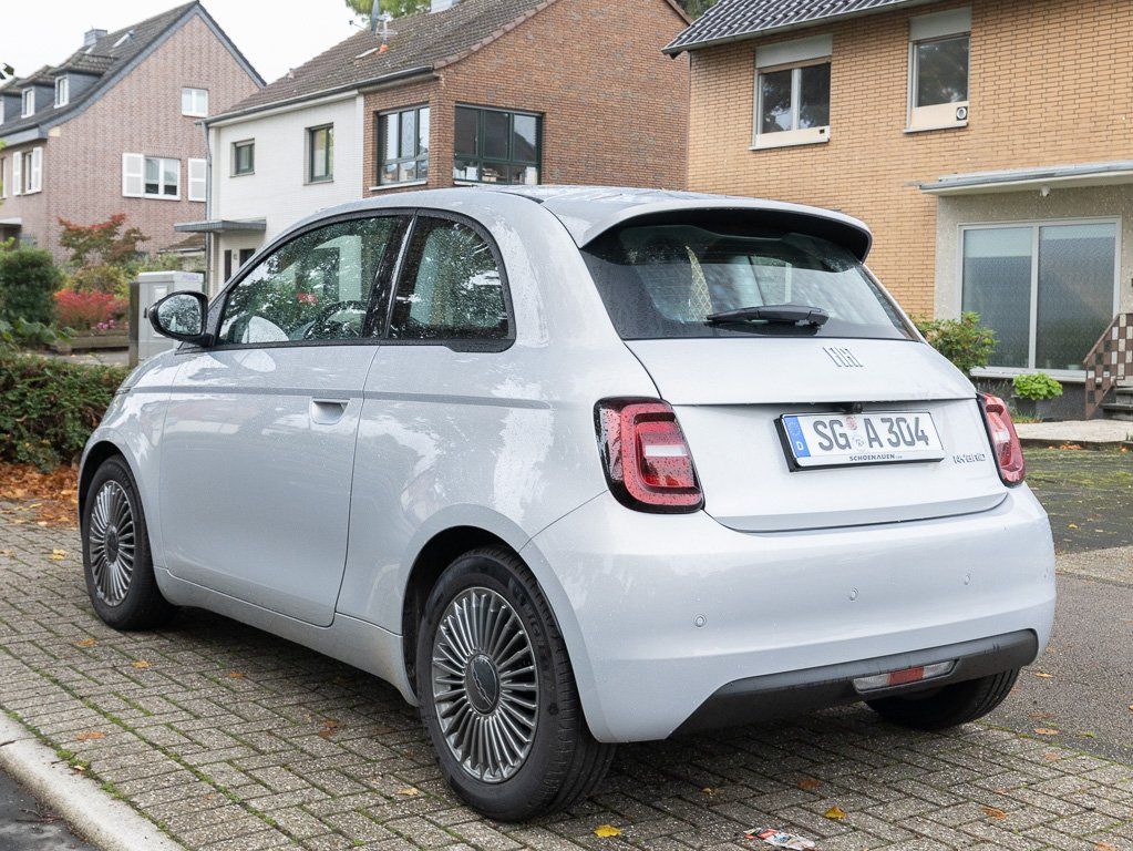 Fiat 500 Hybrid Icon ++ACC++Klima++LM++Komfort Paket+ imagem 2