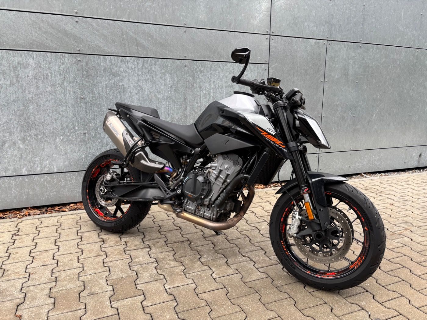 Fahrzeugabbildung KTM 790 Duke Akrapovic viel Zubehör