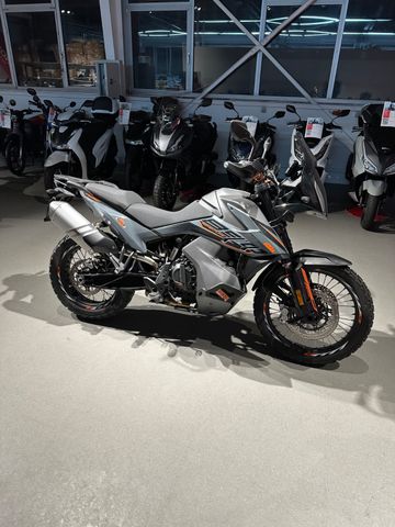 KTM 890 ADVENTURE