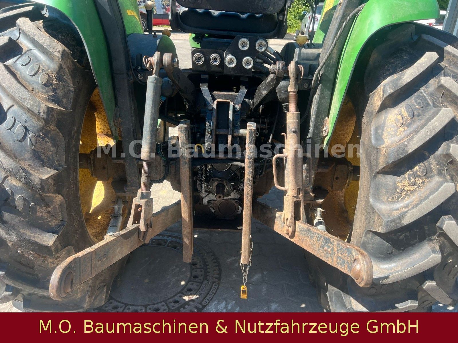 Fahrzeugabbildung John Deere 4520 / Schlepper /