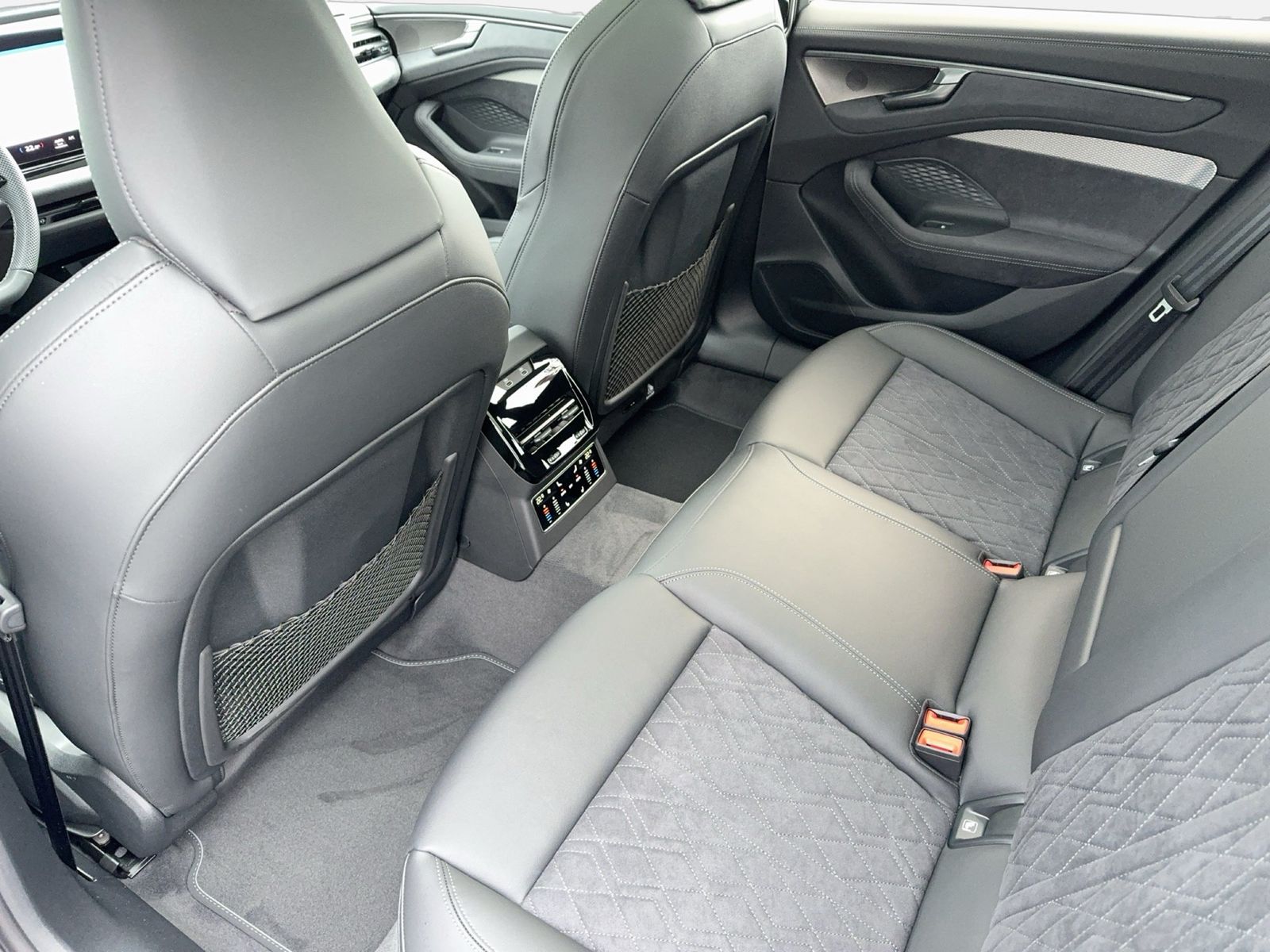 Audi A6 - Bild 11