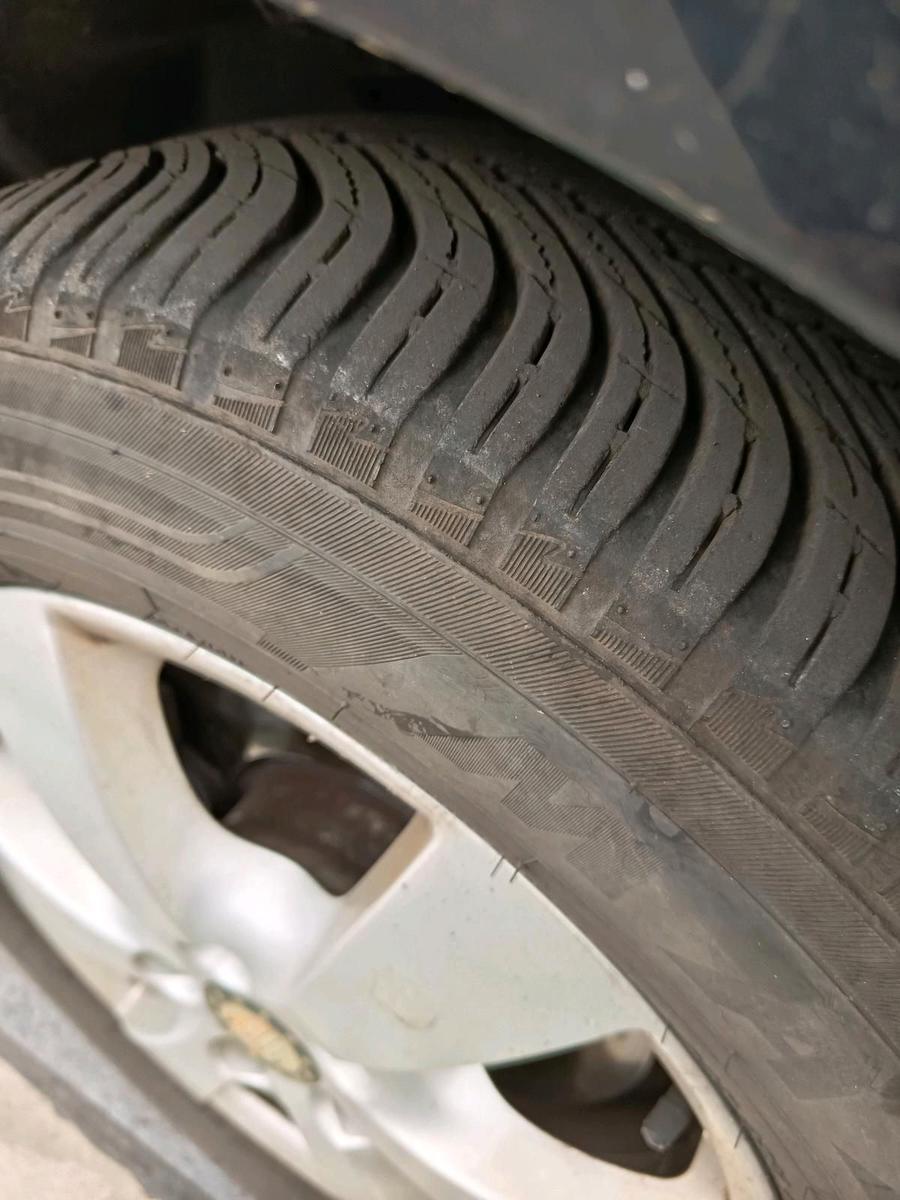 Ford Galaxy 2009 — photo 11