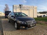 Volkswagen Passat BlueMotion 2.0TDI AHK/TEMP/NAVI/PDC - Volkswagen Passat Variant aus 2011