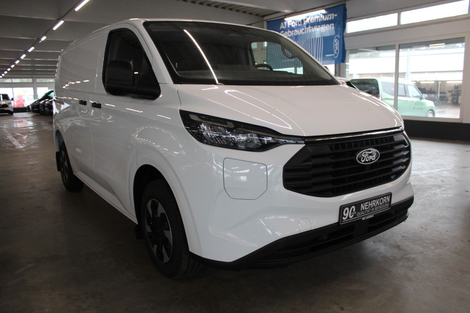 Fahrzeugabbildung Ford Transit Custom TREND PHEV L1 LED CAM Technologie